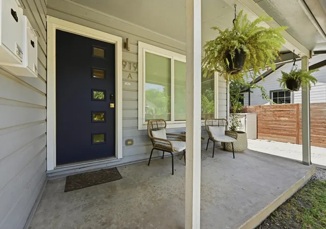 4th image of 919 E 51st St, Austin, TX 78751