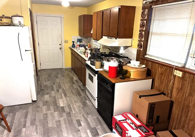 Photo 3 of Sale Pending at 705 E Umlang St, Thorndale, TX 76577 | MLS# 3181661 | Listing updated on 2026-09-17