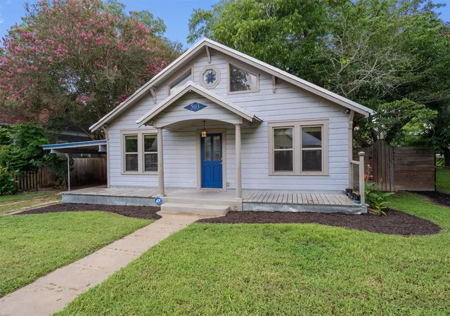 2nd image of 503 Short St, Smithville, TX 78957 | MLS# 7688314