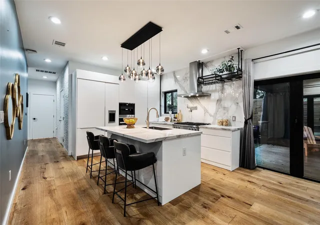Photo 4 of Condo for sale at 2214 Garden St #2, Austin, TX 78702 | MLS# 2142565 | Listing updated on 2026-09-04