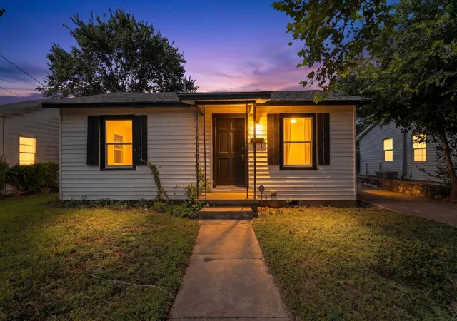 Photo 1 of Single family home for sale at 4703 Leslie Ave, Austin, TX 78721 | MLS# 4747600 | Listing updated on 2026-08-14