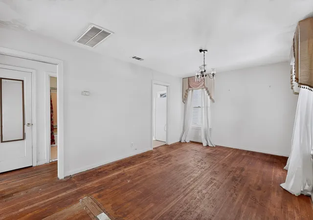 Photo 4 of Single family home for sale at 4703 Leslie Ave, Austin, TX 78721 | MLS# 4747600 | Listing updated on 2026-08-14