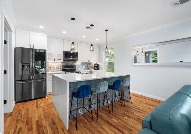 Photo 4 of Condo for sale at 2214 Garden St #1, Austin, TX 78702 | MLS# 7824843 | Listing updated on 2026-09-04