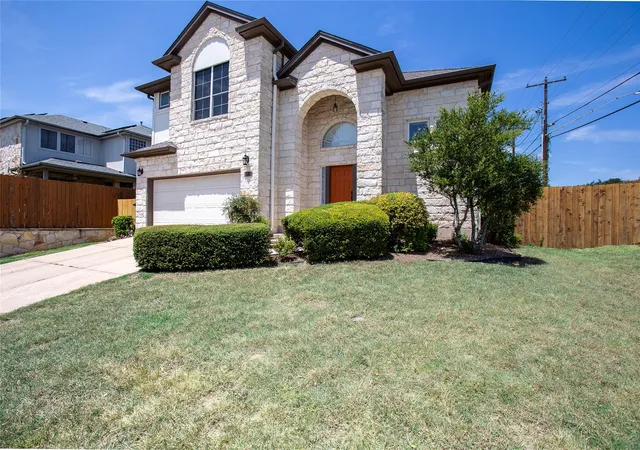 Photo 3 of Single family home for sale at 6914 Thorncliffe Dr, Austin, TX 78731 | MLS# 1374068 | Listing updated on 2026-08-31