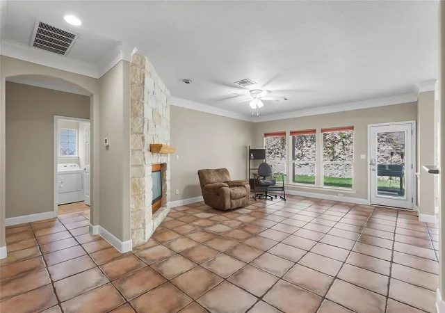 Photo 4 of Single family home for sale at 6914 Thorncliffe Dr, Austin, TX 78731 | MLS# 1374068 | Listing updated on 2026-08-31