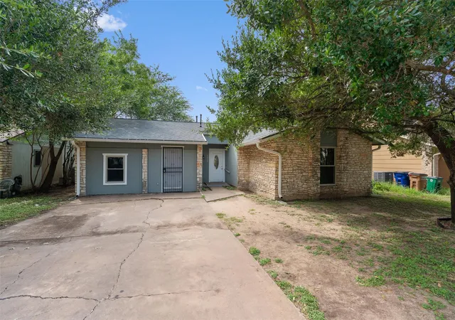 1st image of 4809 Bayside Dr, Austin, TX 78744 | MLS# 6601070