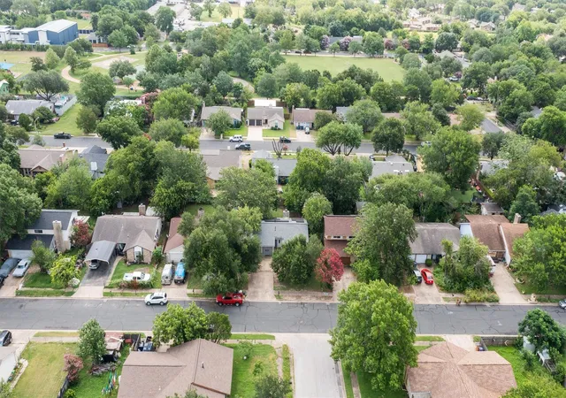 2nd image of 4809 Bayside Dr, Austin, TX 78744 | MLS# 6601070