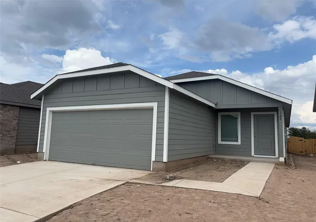 Photo 1 of Single family home for sale at 129 Spotbill Ct, Uhland, TX 78640 | MLS# 4873457 | Listing updated on 2026-10-07
