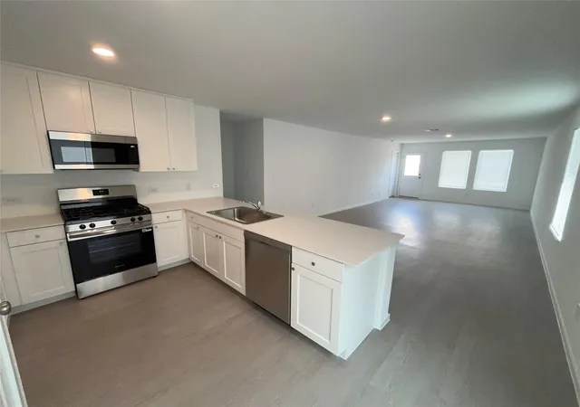 Photo 3 of Single family home for sale at 129 Spotbill Ct, Uhland, TX 78640 | MLS# 4873457 | Listing updated on 2026-10-07