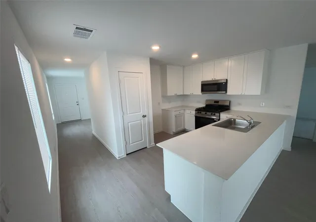 Photo 3 of Single family home for sale at 129 Spotbill Ct, Uhland, TX 78640 | MLS# 4873457 | Listing updated on 2026-10-09
