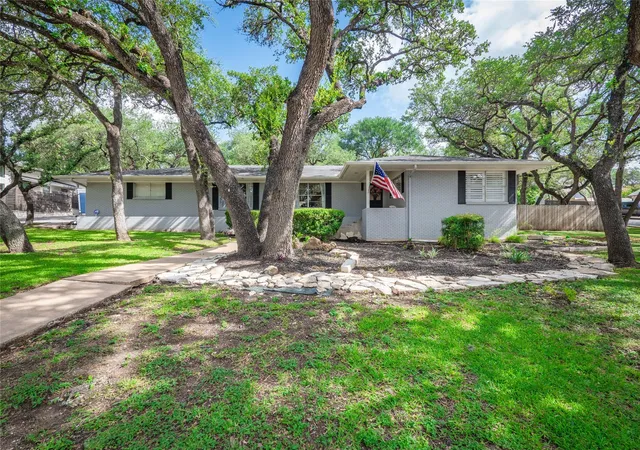 2nd image of 4901 Timberline Dr, Austin, TX 78746 | MLS# 4440014