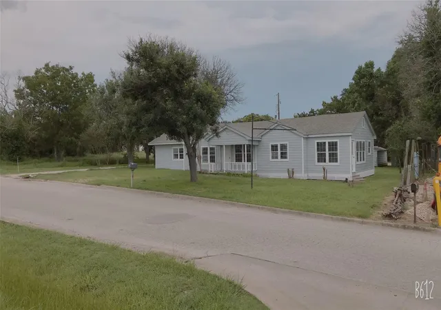 Photo 3 of Single family home for sale at 112 Eloise St, Caldwell, TX 77836 | MLS# 7247998 | Listing updated on 2026-07-01