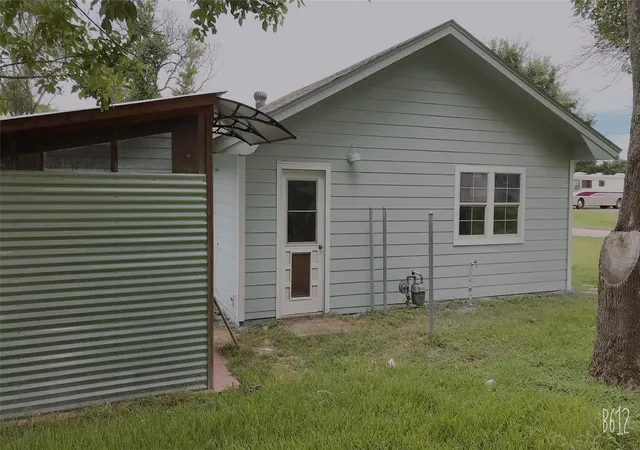 Photo 3 of Single family home for sale at 112 Eloise St, Caldwell, TX 77836 | MLS# 7247998 | Listing updated on 2026-07-01