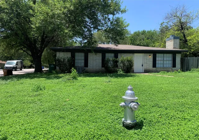 Photo 2 of Multi family home for sale at 2519 Glen Springs Way, Austin, TX 78741 | MLS# 7057255 | Listing updated on 2026-09-12