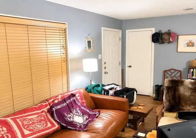 Listing Photo 2 - Condo for sale in building located at 7404 Bethune Ave, Austin, TX 78752 - Unit #
