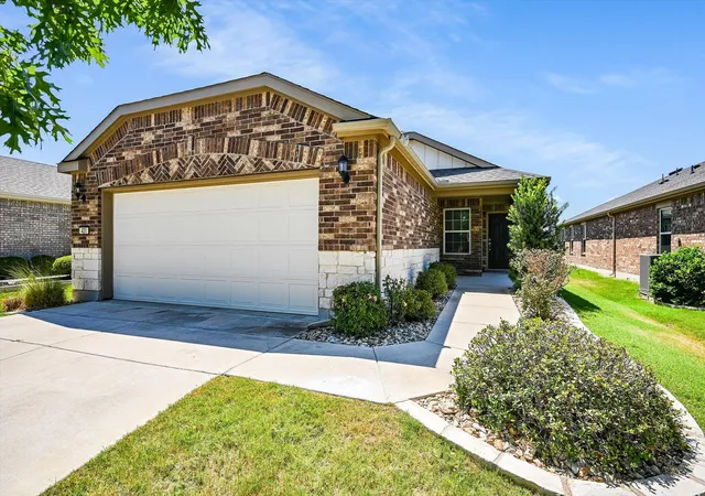 Photo 1 of Single family home for sale at 421 Holiday Crk Ln, Georgetown, TX 78633 | MLS# 7321586 | Listing updated on 2026-08-14