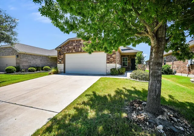 Photo 2 of Single family home for sale at 421 Holiday Crk Ln, Georgetown, TX 78633 | MLS# 7321586 | Listing updated on 2026-08-14