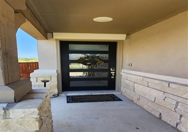 Photo 4 of Single family home for sale at 128 Rosebush Dr, Liberty Hill, TX 78642 | MLS# 2782621 | Listing updated on 2026-09-03