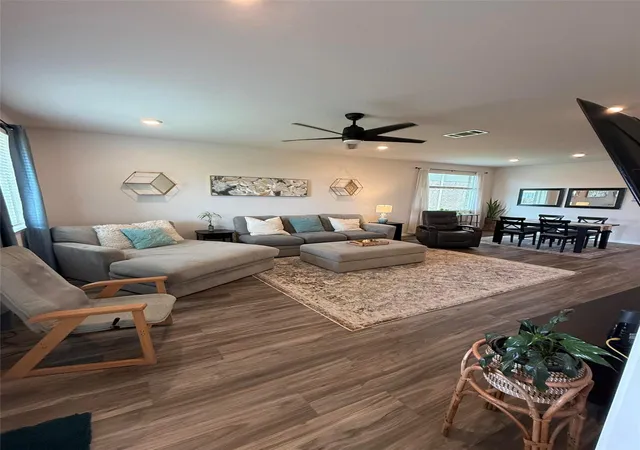 Photo 3 of Single family home for sale at 813 Cade Cv, Georgetown, TX 78626 | MLS# 5520361 | Listing updated on 2026-09-26