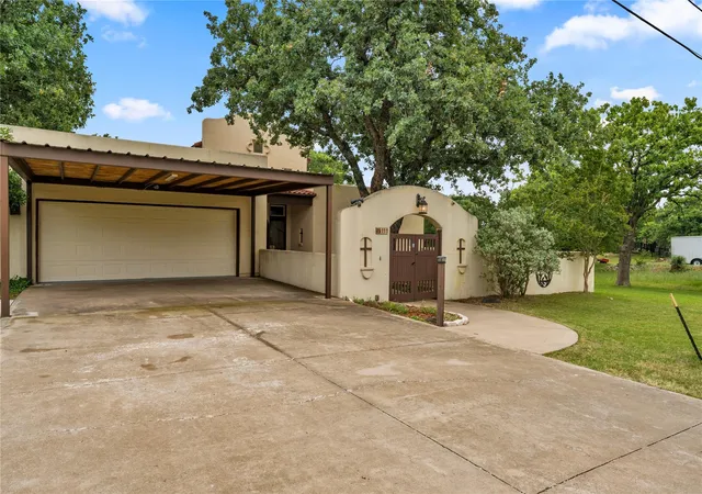 Homes for sale in Kingsland, TX | 111 Woodlawn Dr, Kingsland, TX 78639 | MLS# 9641118