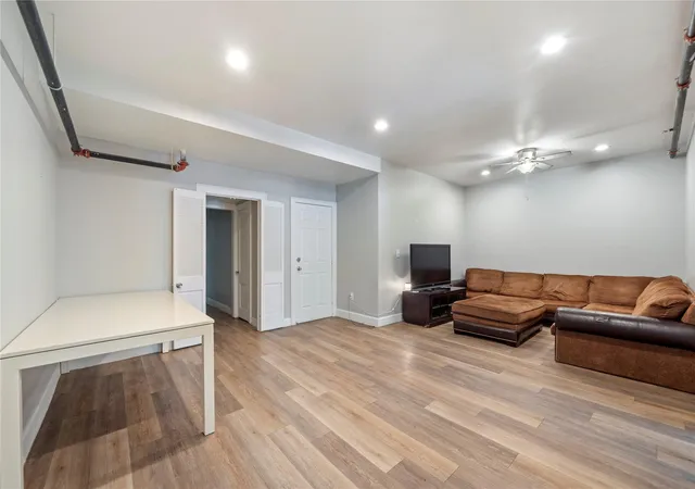 5th image of 201 W 31st St, Austin, TX 78705