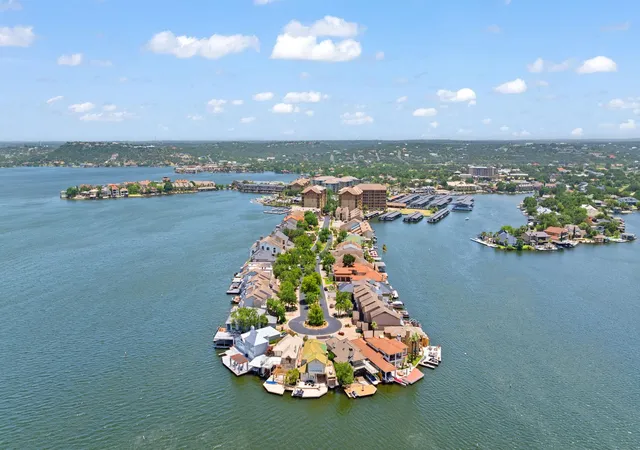 Homes for sale in Horseshoe Bay, TX | 101 West Bank, Horseshoe Bay, TX 78657 | Houzeo