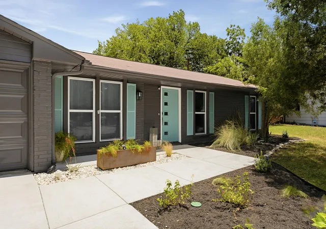 3rd image of 7312 Meadowood Dr, Austin, TX 78723 | MLS# 1982638