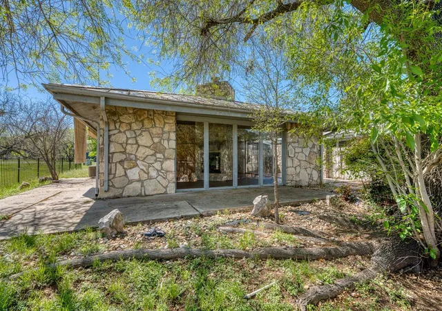 Homes for sale in Horseshoe Bay, TX | 1504 Horseshoe Bay Proper #A, Horseshoe Bay, TX 78657 | MLS# 9272377