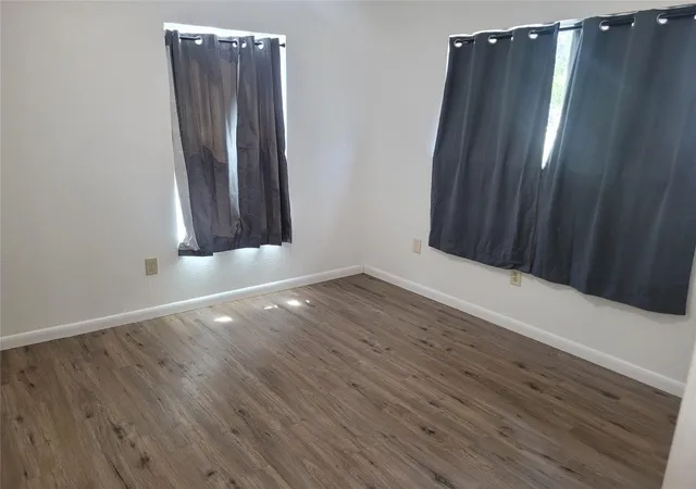 4th image of 205 2nd Ave, Smithville, TX 78957