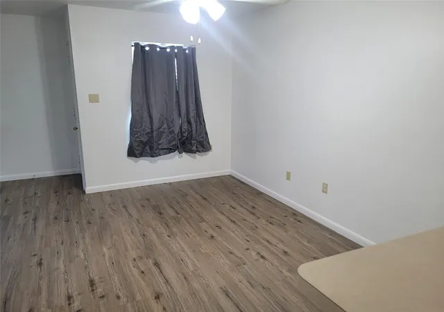5th image of 205 2nd Ave, Smithville, TX 78957