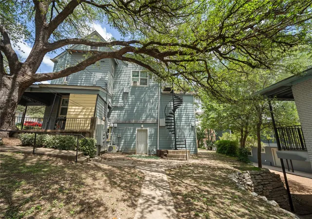 image of 201 W 31st St, Austin, TX 78705