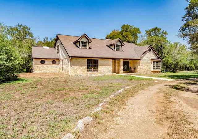 Photo 1 of Single family home for sale at 1112 Live Oak Loop, Buda, TX 78610 | MLS# 9421013 | Listing updated on 2026-10-04