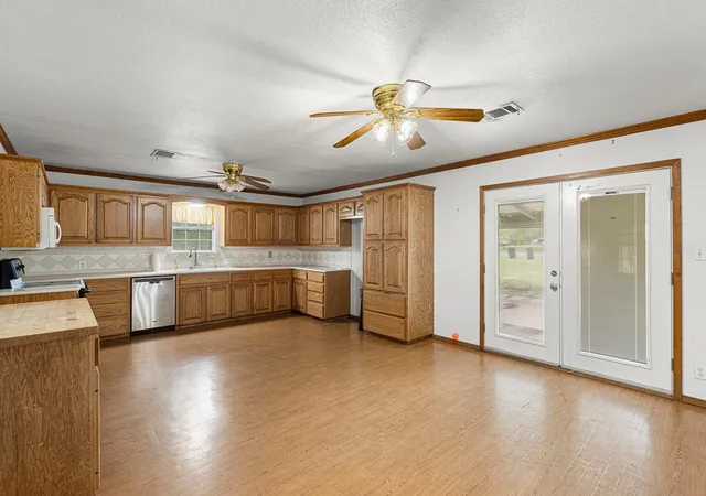 Homes for sale in Buda, TX | 510 Country Ln, Buda, TX 78610 | MLS# 2567382