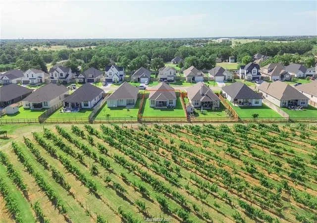 2nd image of 4130 Vintage Estates Ct, Bryan, TX 77808 | MLS# 3337444