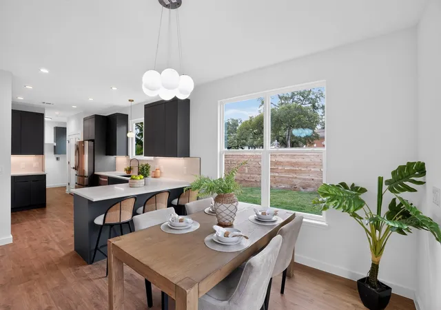 Listing Photo 5 - Condo for sale in building located at 4200 Vly Vw Rd, Austin, TX 78704 - Unit #B