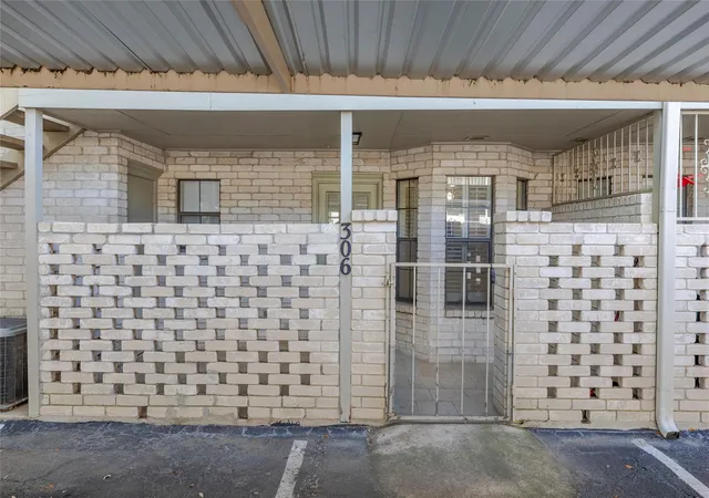 2nd image of 8415 Fredericksburg Rd, San Antonio, TX 78229