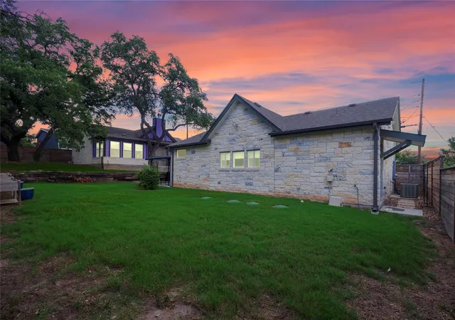 4th image of 10500 W Lakeview Dr, Jonestown, TX 78645 | MLS# 7807146