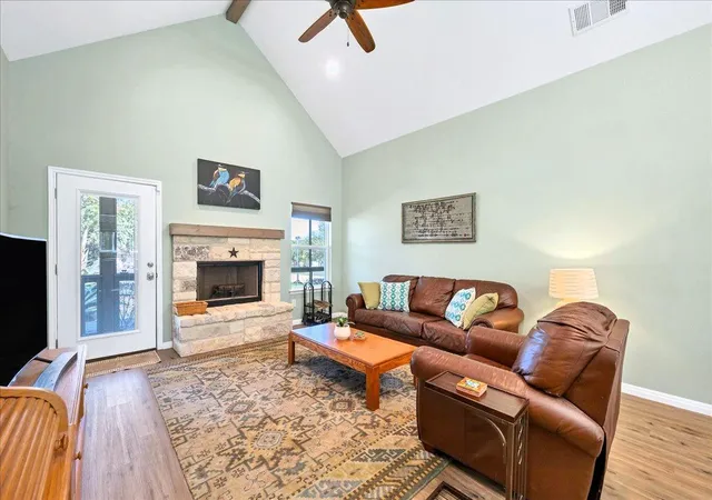 2nd image of 10500 W Lakeview Dr, Jonestown, TX 78645 | MLS# 7807146