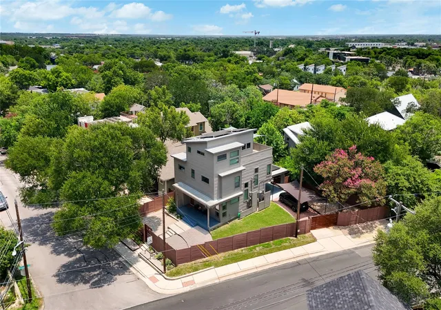Photo 2 of Single family home for sale at 2201 E 9th Street, Austin, TX 78702 | MLS# 9098445 | Listing updated on 2026-09-17