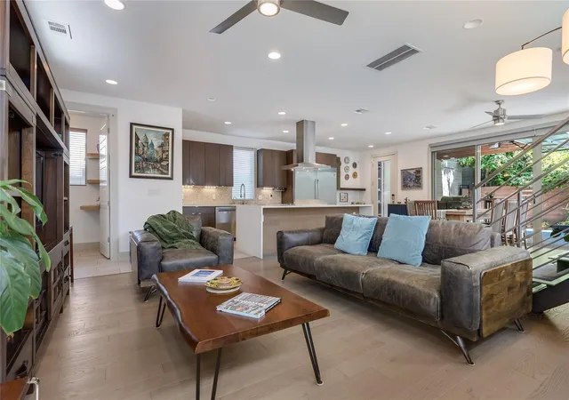 Photo 4 of Single family home for sale at 2201 E 9th Street, Austin, TX 78702 | MLS# 9098445 | Listing updated on 2026-09-17