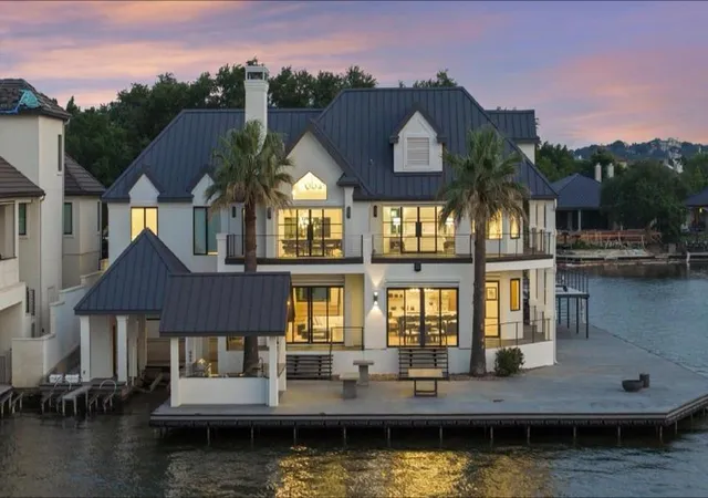 3rd image of 151 Applehead Island Dr, Horseshoe Bay, TX 78657 | MLS# 4099259