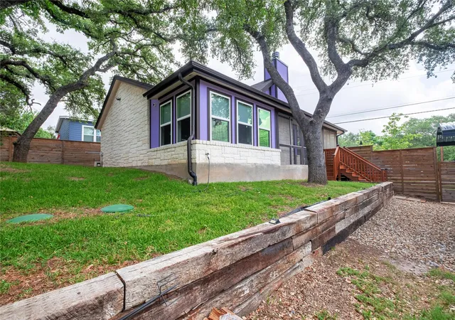 5th image of 10502 W Lakeview Dr, Jonestown, TX 78645 | MLS# 5917468