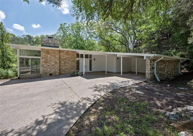 Photo 1 of Single family home for sale at 7 Hull Cir Dr, Austin, TX 78746 | MLS# 6044921 | Listing updated on 2026-09-06