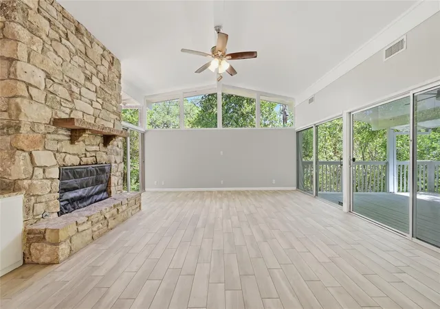 Photo 4 of Single family home for sale at 7 Hull Cir Dr, Austin, TX 78746 | MLS# 6044921 | Listing updated on 2026-09-06