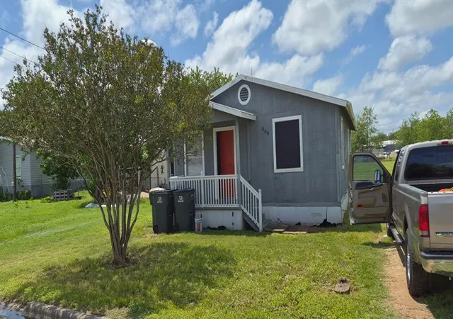 Homes for sale in Giddings, TX | 468 W Washington (2 Lots) St, Giddings, TX 78942 | MLS# 1572463