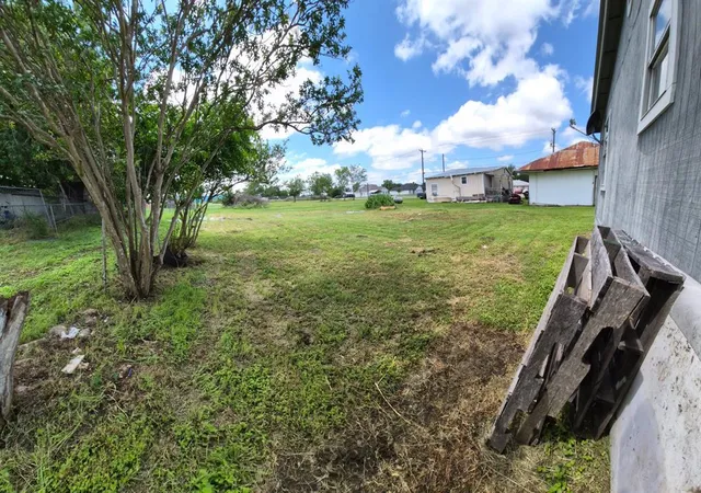 Homes for sale in Giddings, TX | 468 W Washington (2 Lots) St, Giddings, TX 78942 | MLS# 1572463
