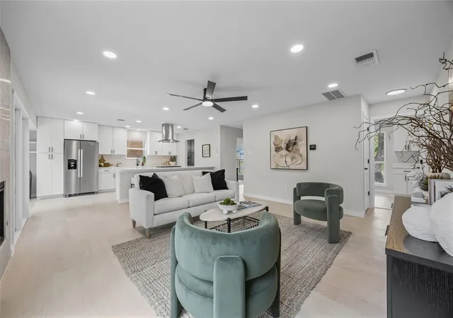Photo 1 of Sale Pending at 2817 Norfolk Dr, Austin, TX 78745 | MLS# 9618809 | Listing updated on 2026-09-21