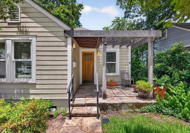 Photo 2 of Single family home for sale at 4616 Sinclair Ave, Austin, TX 78756 | MLS# 1053734 | Listing updated on 2026-10-25