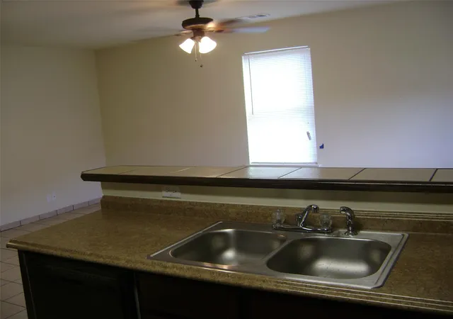 Listing Photo 4 - Condo for sale in building located at 2507 Oak Ln, Georgetown, TX 78628