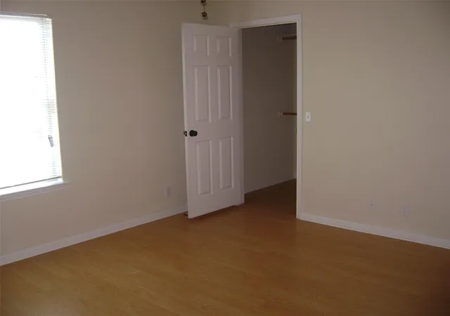 Listing Photo 5 - Condo for sale in building located at 2507 Oak Ln, Georgetown, TX 78628
